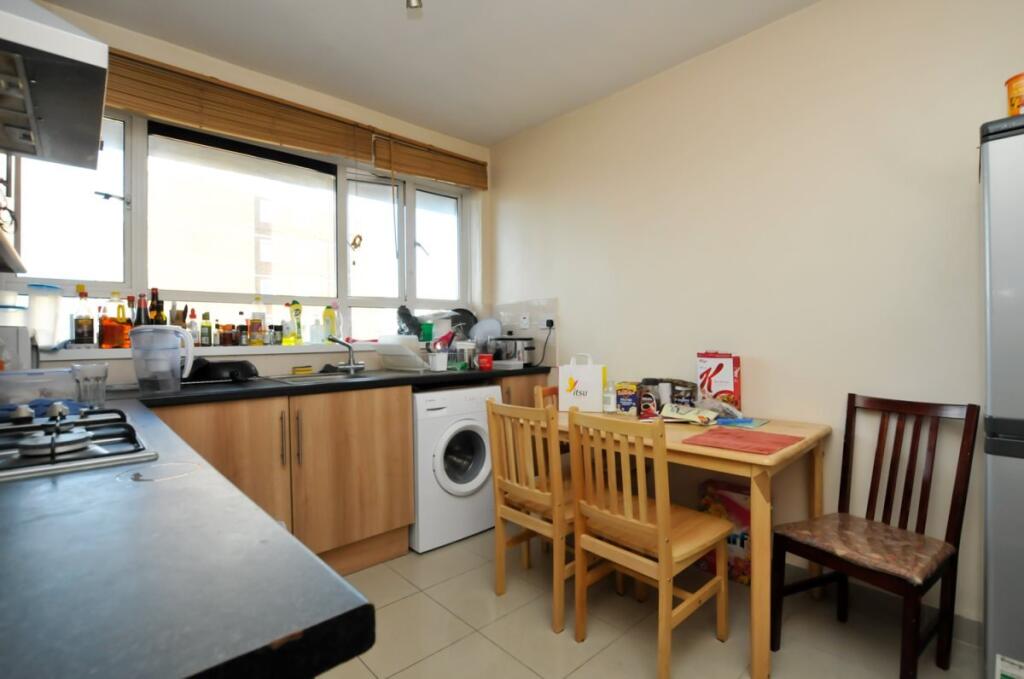 3 bed 1st Floor Flat for rent in London. From London Move - London