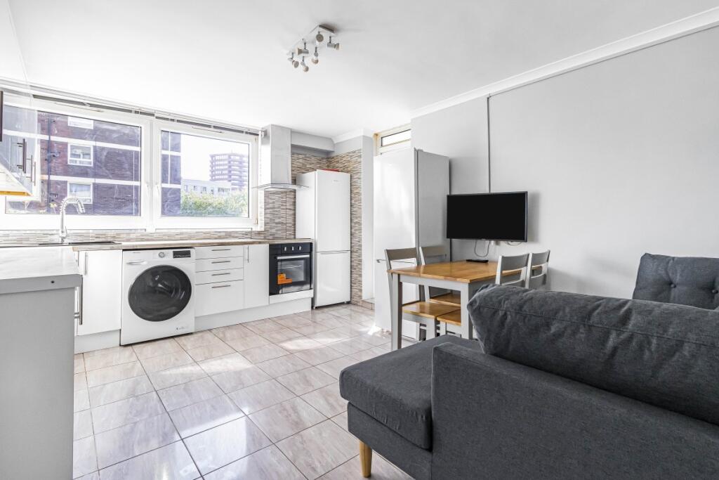 4 bed 1st Floor Flat for rent in Islington. From London Move - London
