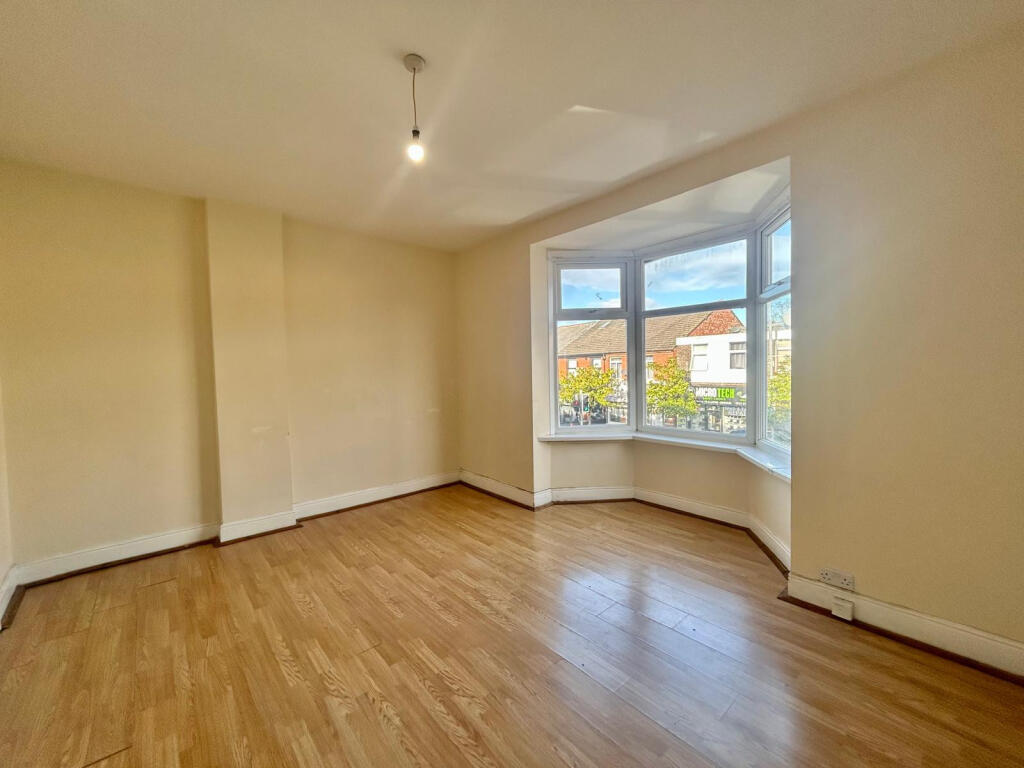 2 bed Apartment for rent in Manchester. From Madina Property - Manchester