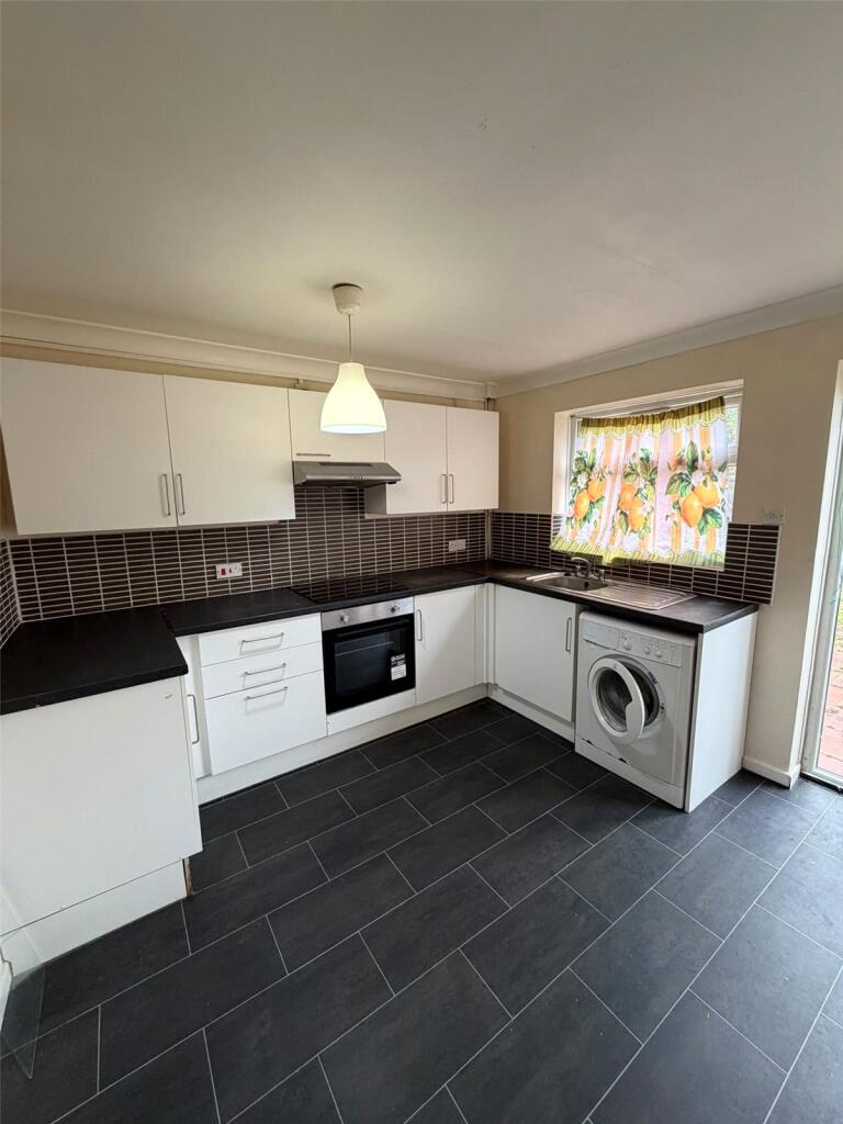 2 bed Mid Terraced House for rent in Birmingham. From Metropolitan Group - Birmingham