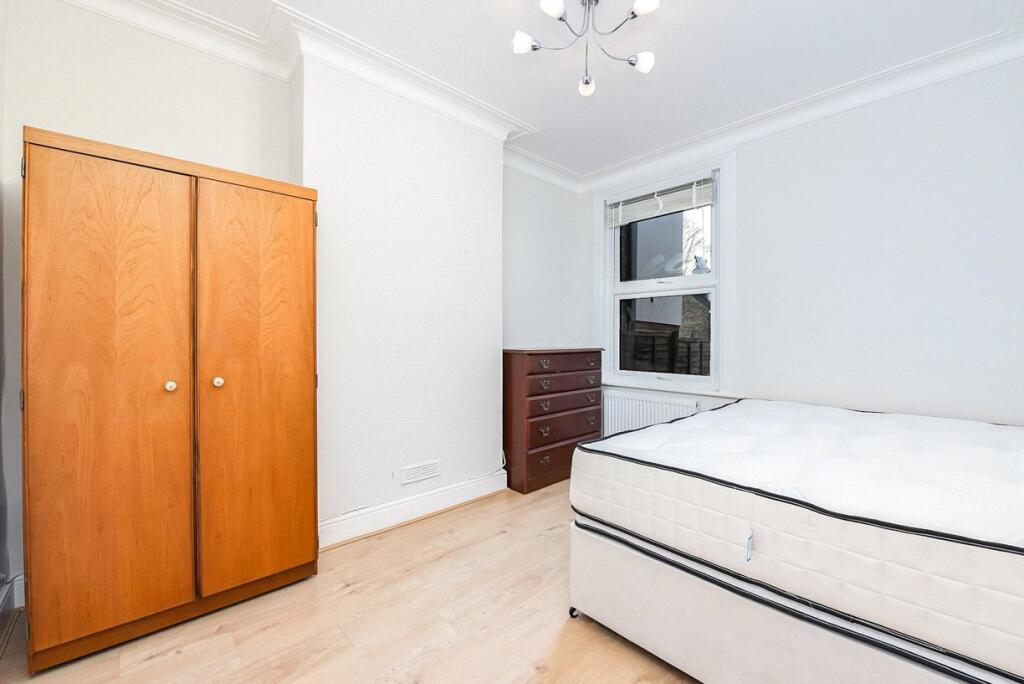 1 bed Mid Terraced House for rent in Croydon. From Ladybird Living
