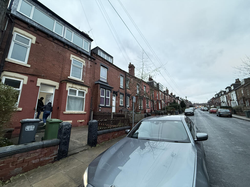 3 bed Mid Terraced House for rent in Leeds. From Moorland Property Services - Leeds