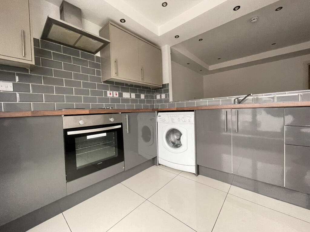 0 bed Studio for rent in Leeds. From Moorland Property Services - Leeds 0 bed Studio for rent in Leeds. From Moorland Property Services - Leeds