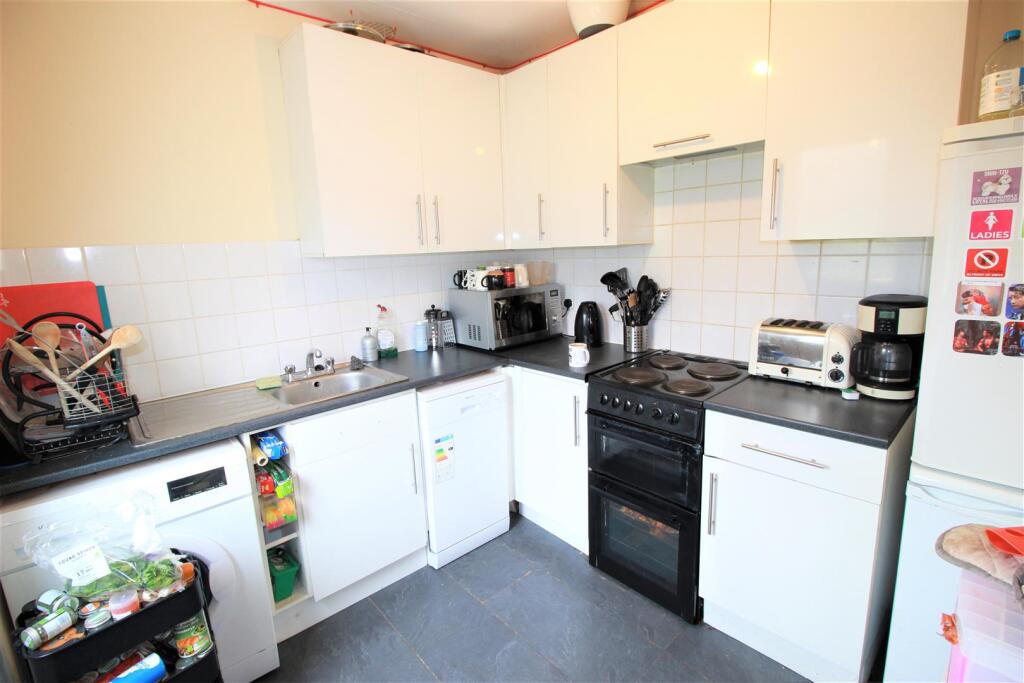 6 bed Semi Detached for rent in Uxbridge. From Evans & Company