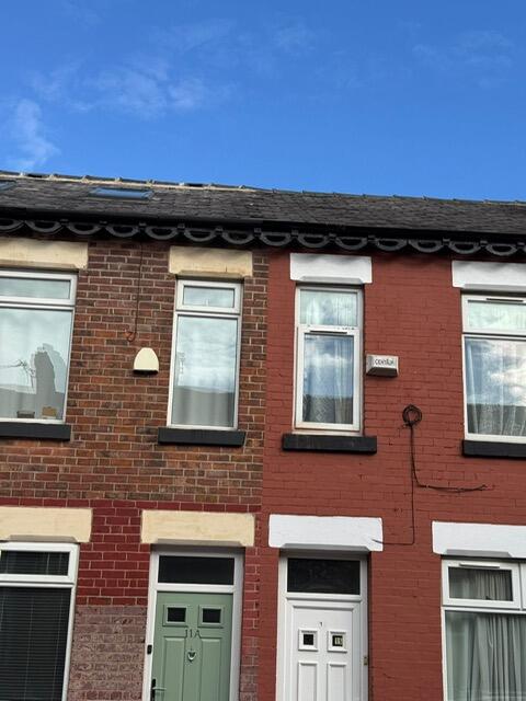 4 bed Mid Terraced House for rent in Manchester. From 1 Click Move - Manchester