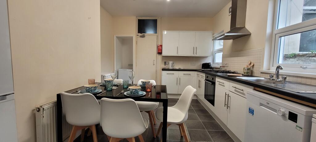 5 bed Detached for rent in Plymouth. From A Home After Halls - Plymouth 5 bed Detached for rent in Plymouth. From A Home After Halls - Plymouth