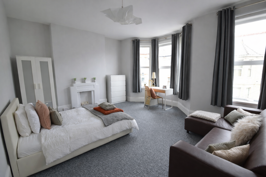 5 bed Mid Terraced House for rent in Plymouth. From A Home After Halls - Plymouth
