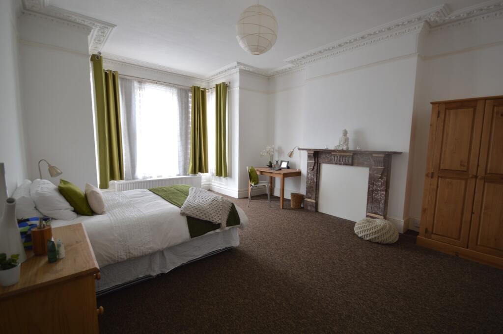 6 bed Mid Terraced House for rent in Plymouth. From A Home After Halls - Plymouth