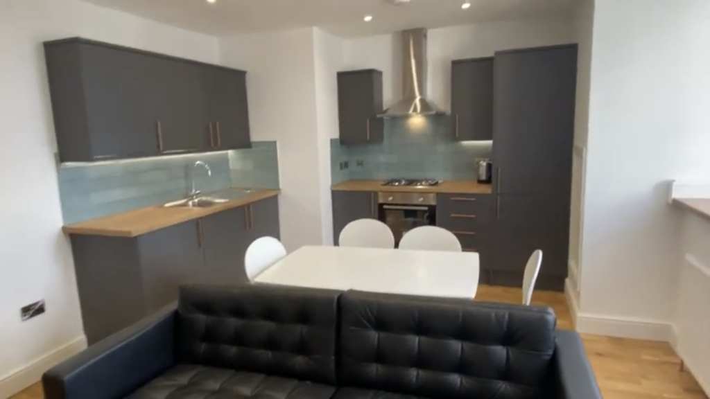 2 bed 1st Floor Flat for rent in Plymouth. From A Home After Halls - Plymouth