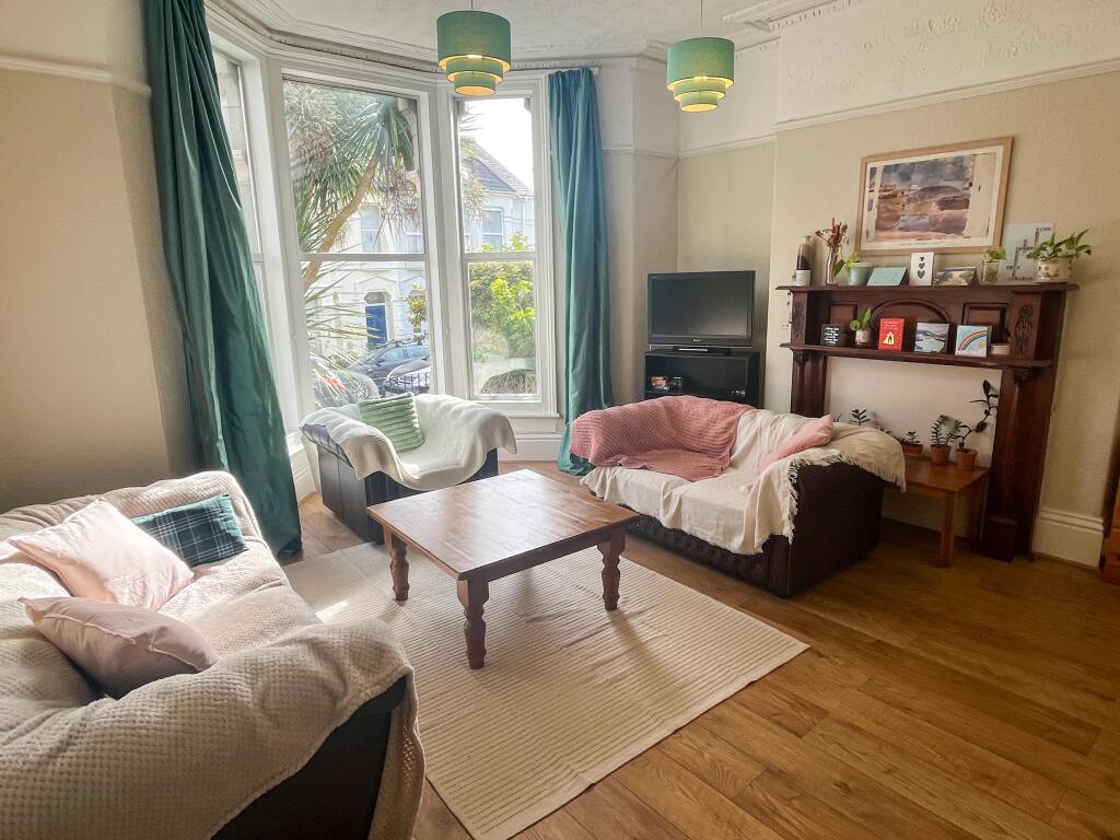 5 bed Mid Terraced House for rent in Plymouth. From A Home After Halls - Plymouth