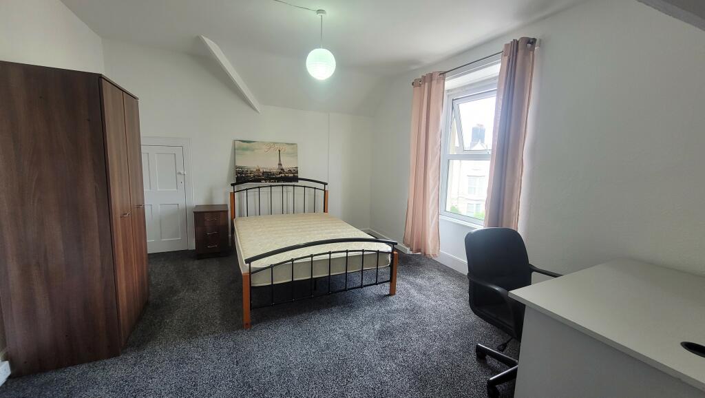 6 bed Mid Terraced House for rent in Plymouth. From A Home After Halls - Plymouth 6 bed Mid Terraced House for rent in Plymouth. From A Home After Halls - Plymouth