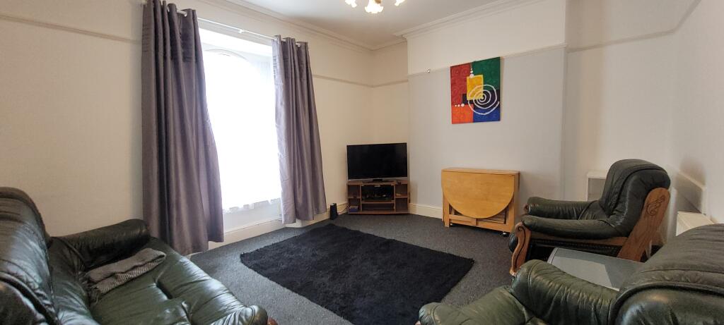 3 bed Mid Terraced House for rent in Plymouth. From A Home After Halls - Plymouth
