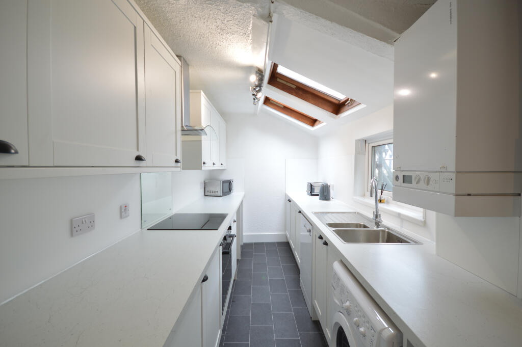 4 bed Mid Terraced House for rent in Plymouth. From A Home After Halls - Plymouth