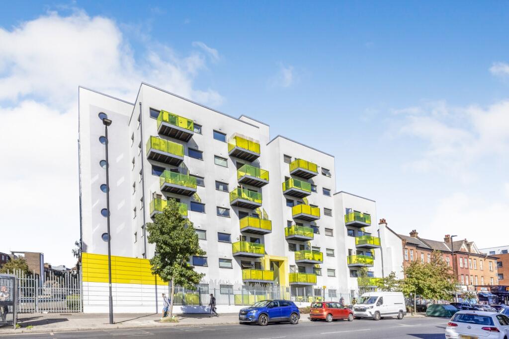 3 bed 1st Floor Flat for rent in Camberwell. From Acorn - Camberwell 3 bed 1st Floor Flat for rent in Camberwell. From Acorn - Camberwell