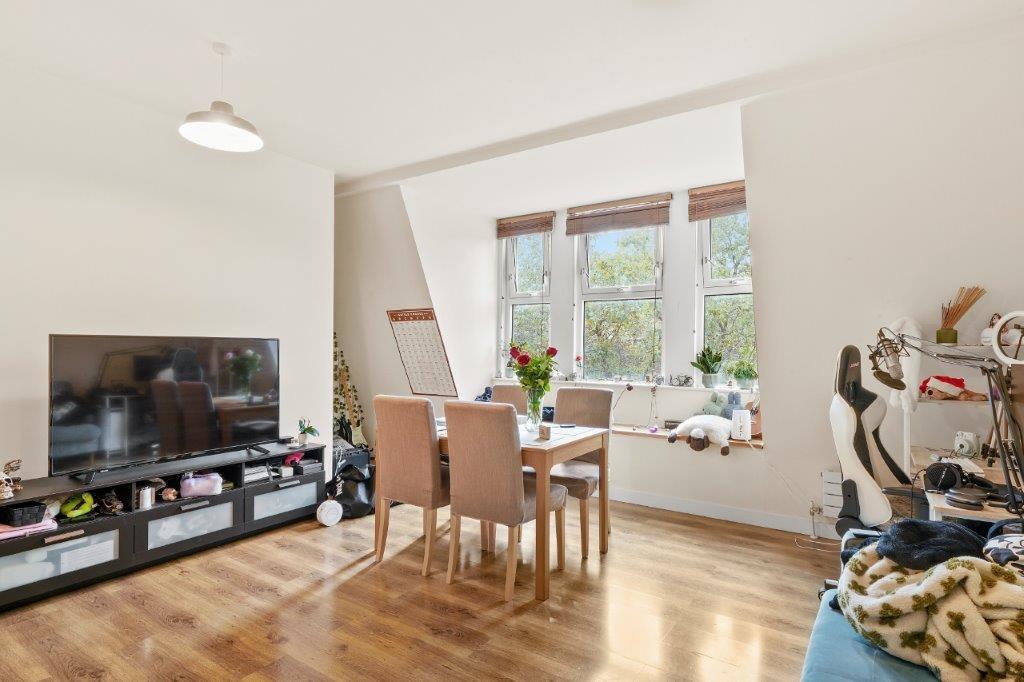 2 bed 1st Floor Flat for rent in London. From Ariston Property - London