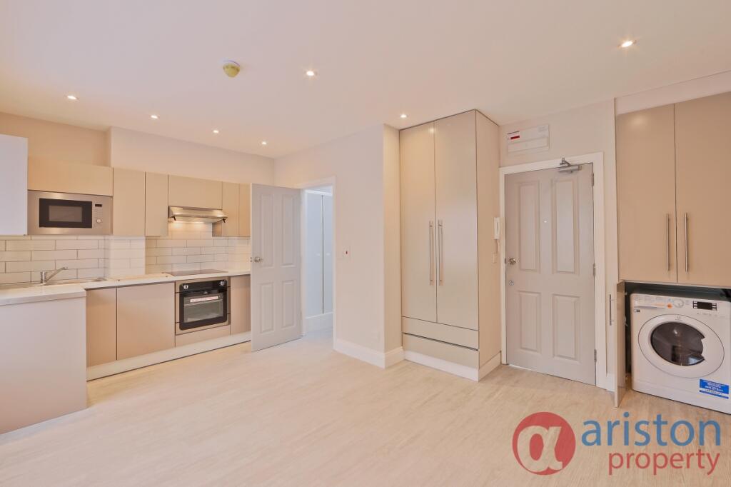 4 bed Studio for rent in Hornsey. From Ariston Property - London 4 bed Studio for rent in Hornsey. From Ariston Property - London