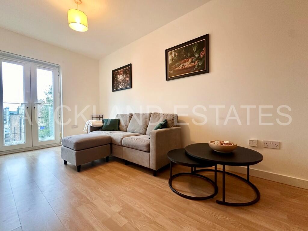 2 bed Apartment for rent in Potters Bar. From Auckland Estates Limited - Potters Bar