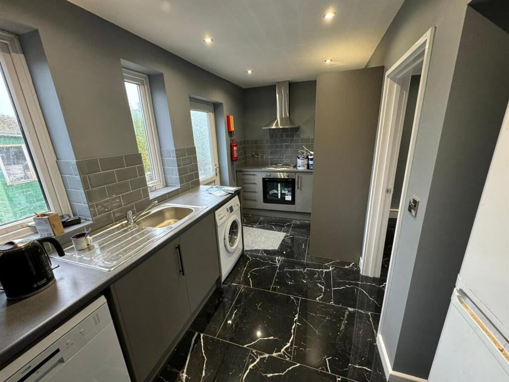 5 bed Mid Terraced House for rent in Norwich. From AbbotFox - Norwich