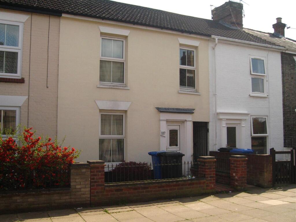 4 bed Mid Terraced House for rent in Norwich. From AbbotFox - Norwich