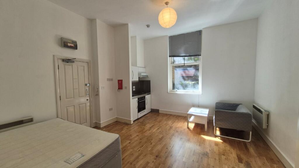 4 bed Apartment for rent in Hammersmith. From Barnard Marcus Lettings - West Kensington - Lettings 4 bed Apartment for rent in Hammersmith. From Barnard Marcus Lettings - West Kensington - Lettings