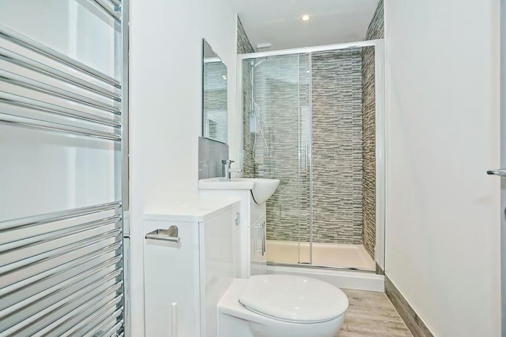 6 bed Mid Terraced House for rent in Portsmouth. From Belvoir - Southsea