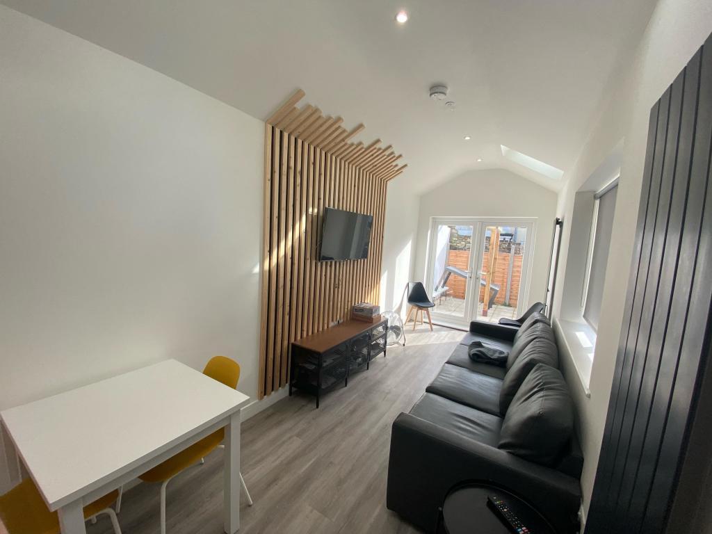 7 bed Mid Terraced House for rent in Portsmouth. From Belvoir - Southsea 7 bed Mid Terraced House for rent in Portsmouth. From Belvoir - Southsea