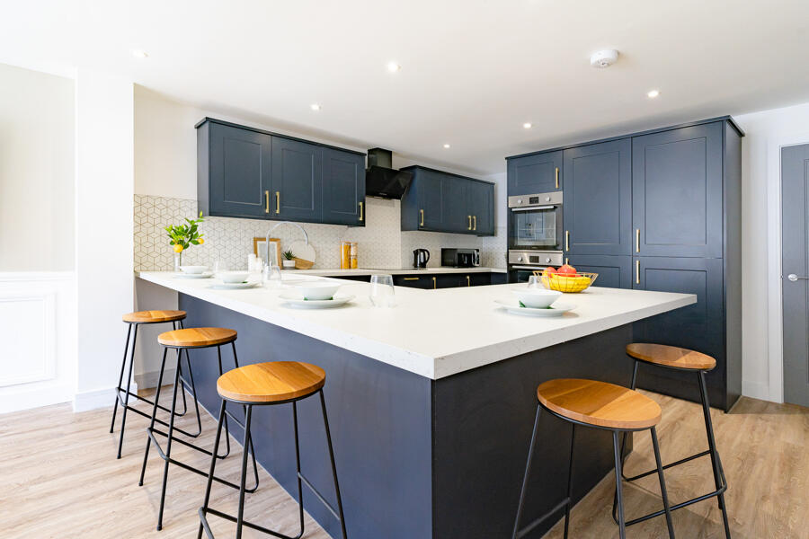 6 bed Mid Terraced House for rent in Portsmouth. From Belvoir - Southsea