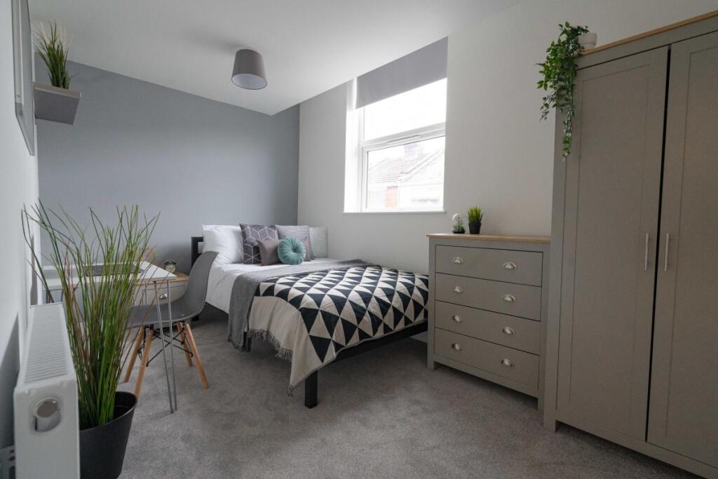 7 bed Mid Terraced House for rent in Portsmouth. From Belvoir - Southsea
