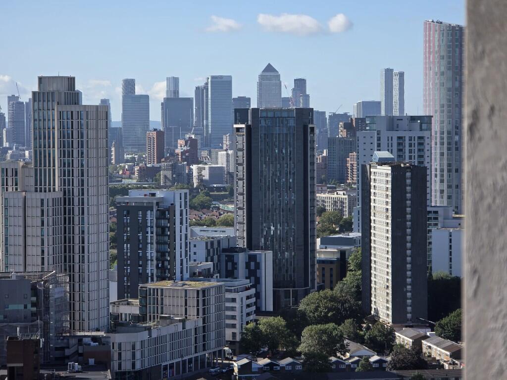 2 bed Apartment for rent in Stratford. From Benham & Reeves Lettings - Canary Wharf