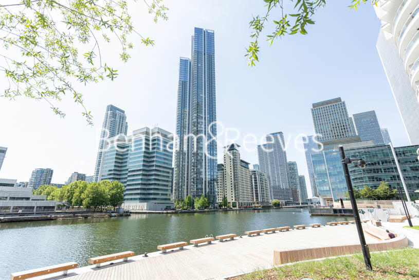 3 bed Apartment for rent in Poplar. From Benham & Reeves Lettings - Canary Wharf