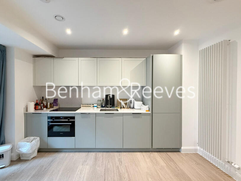 4 bed Studio for rent in West Ham. From Benham & Reeves Lettings - Canary Wharf