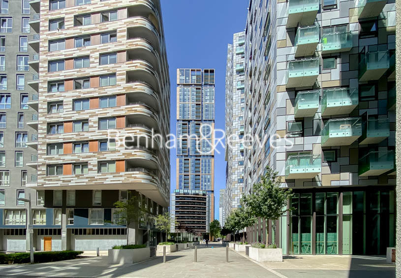4 bed Studio for rent in Poplar. From Benham & Reeves Lettings - Canary Wharf 4 bed Studio for rent in Poplar. From Benham & Reeves Lettings - Canary Wharf