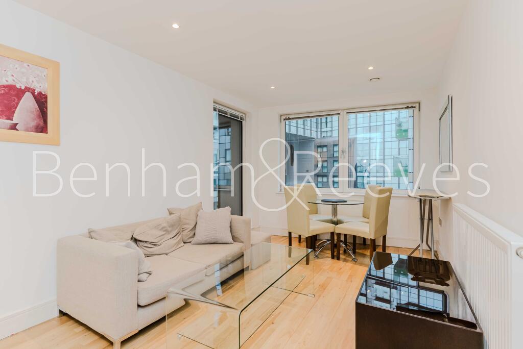 1 bed Apartment for rent in Poplar. From Benham & Reeves Lettings - Canary Wharf