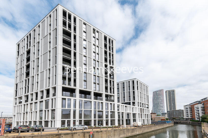 3 bed Apartment for rent in Stratford. From Benham & Reeves Lettings - Canary Wharf