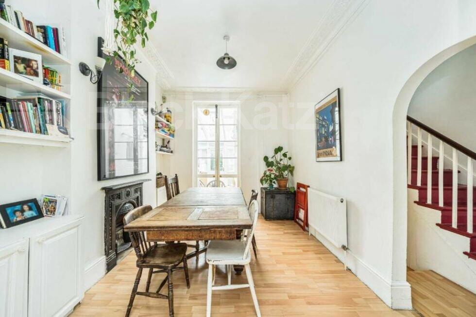 4 bed Mid Terraced House for rent in Stoke Newington. From Black Katz - Islington