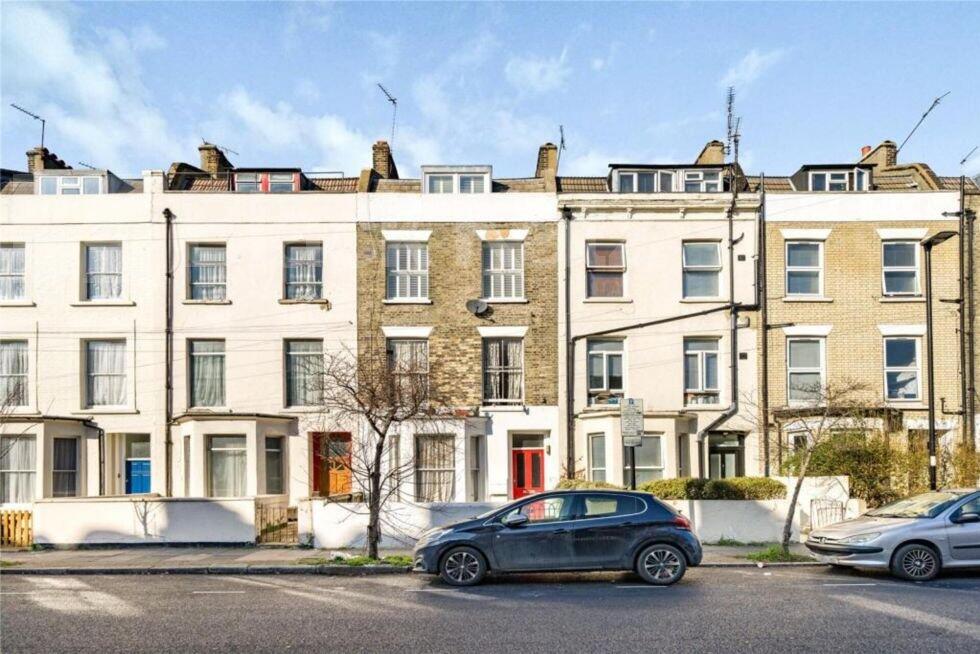 6 bed 1st Floor Flat for rent in Stoke Newington. From Black Katz - Islington