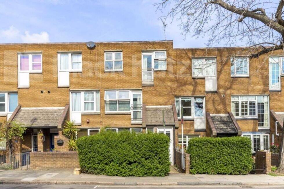4 bed Detached for rent in Islington. From Black Katz - Islington