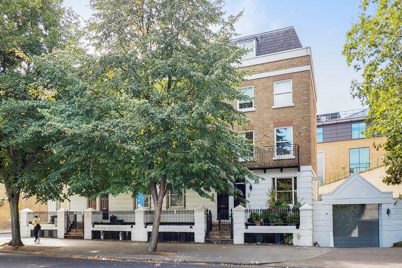 3 bed Detached for rent in London. From BPS London - London