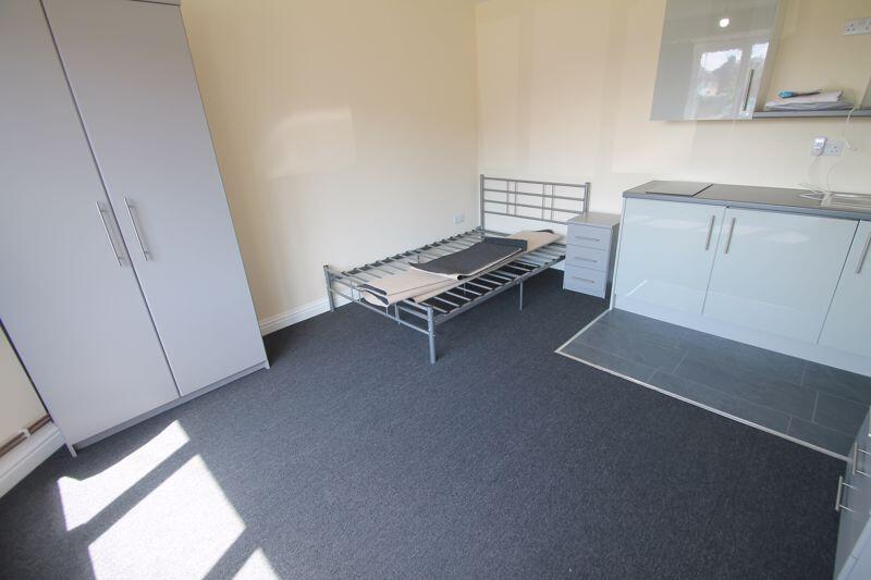1 bed 1st Floor Flat for rent in Uxbridge. From Lords Associates of London 1 bed 1st Floor Flat for rent in Uxbridge. From Lords Associates of London