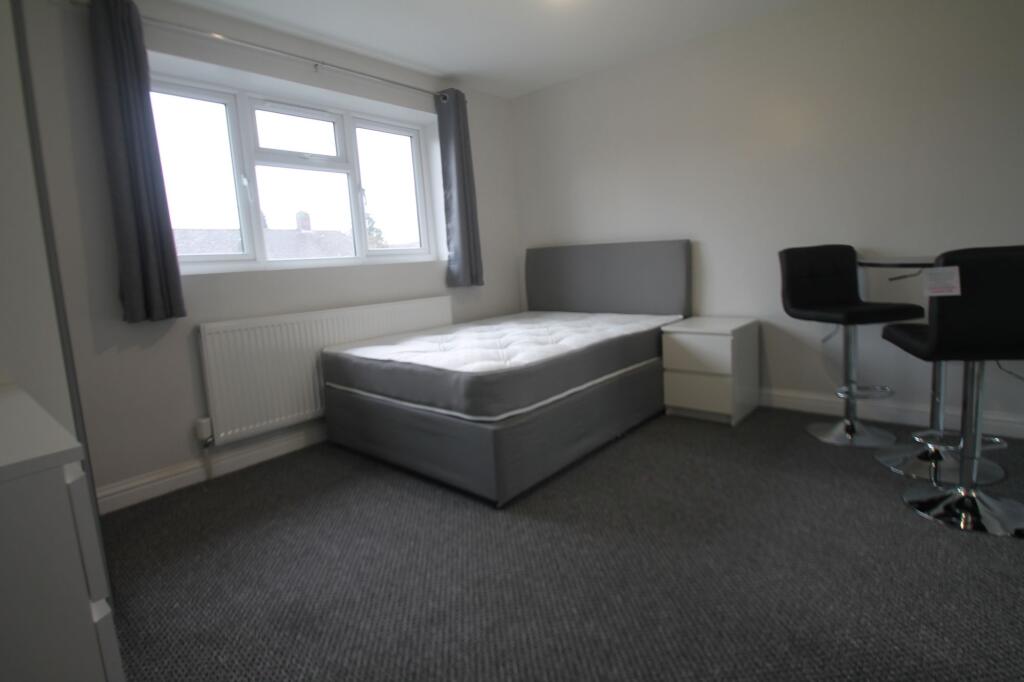 1 bed Mid Terraced House for rent in Uxbridge. From Lords Associates of London