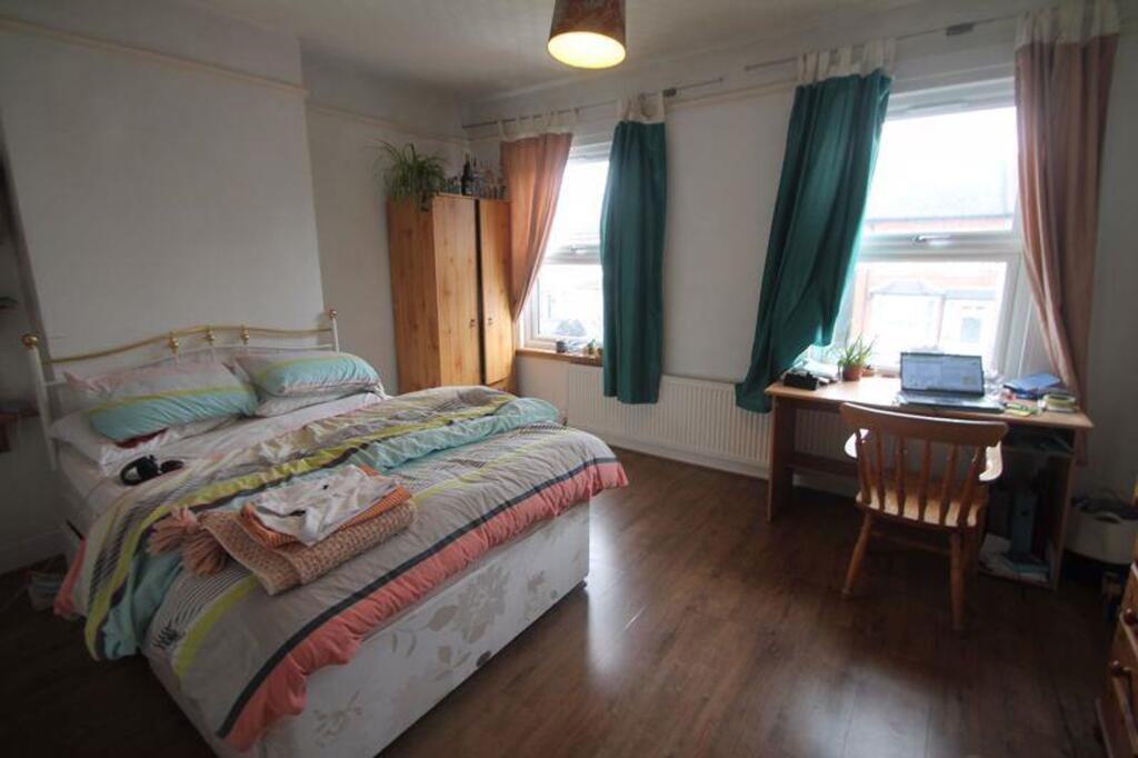 4 bed Semi Detached for rent in Uxbridge. From Lords Associates of London