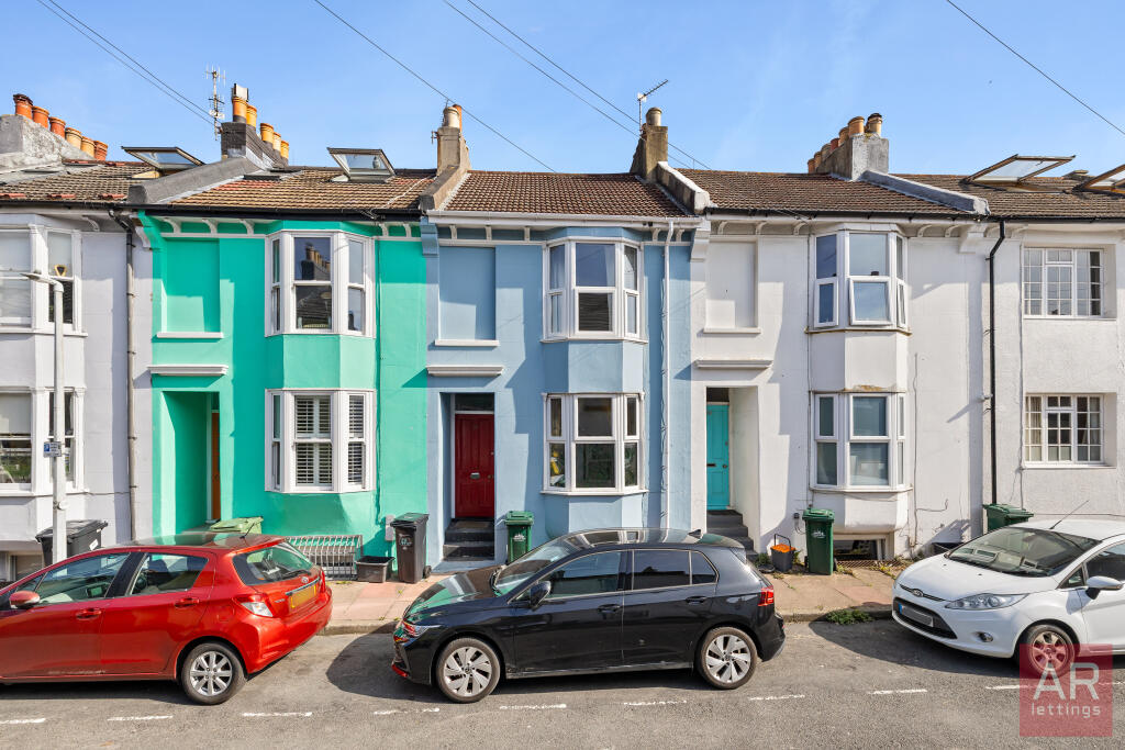 4 bed Mid Terraced House for rent in Ovingdean. From AR Lettings - Hove