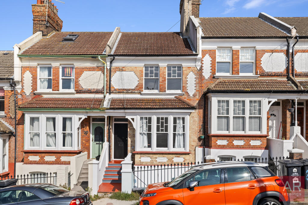5 bed Mid Terraced House for rent in Ovingdean. From AR Lettings - Hove