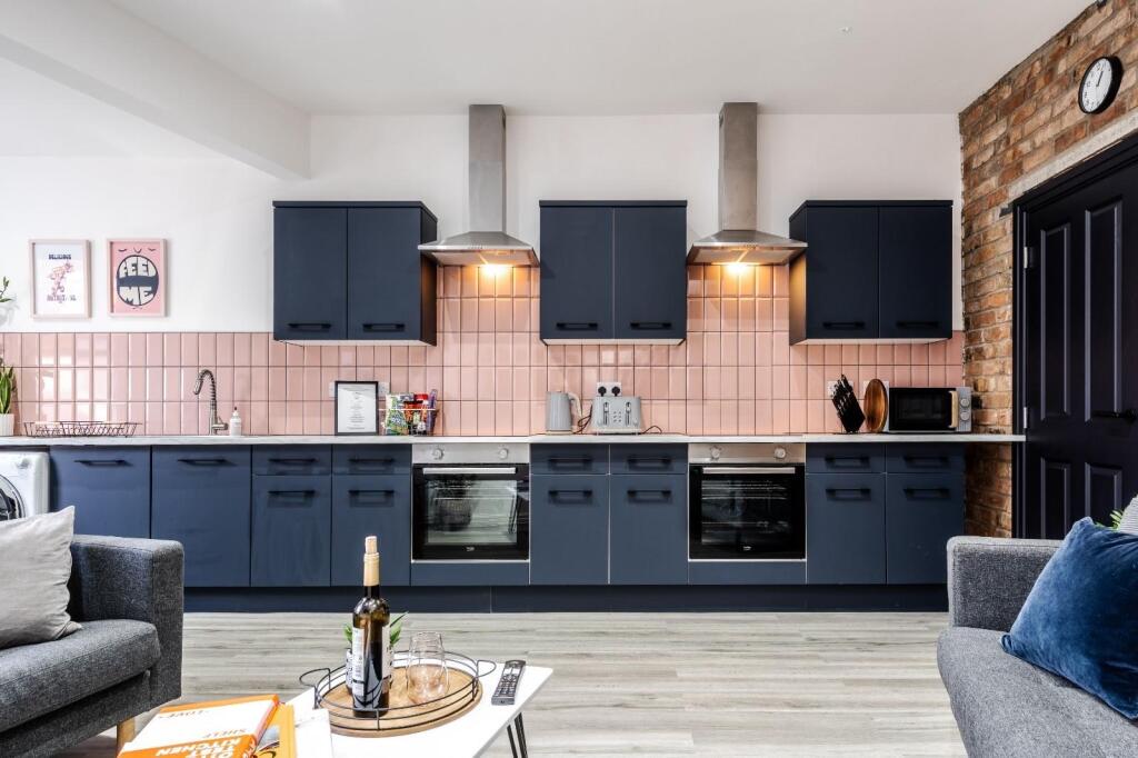 6 bed Detached for rent in Leicester. From Arch Living LTD - Leicester