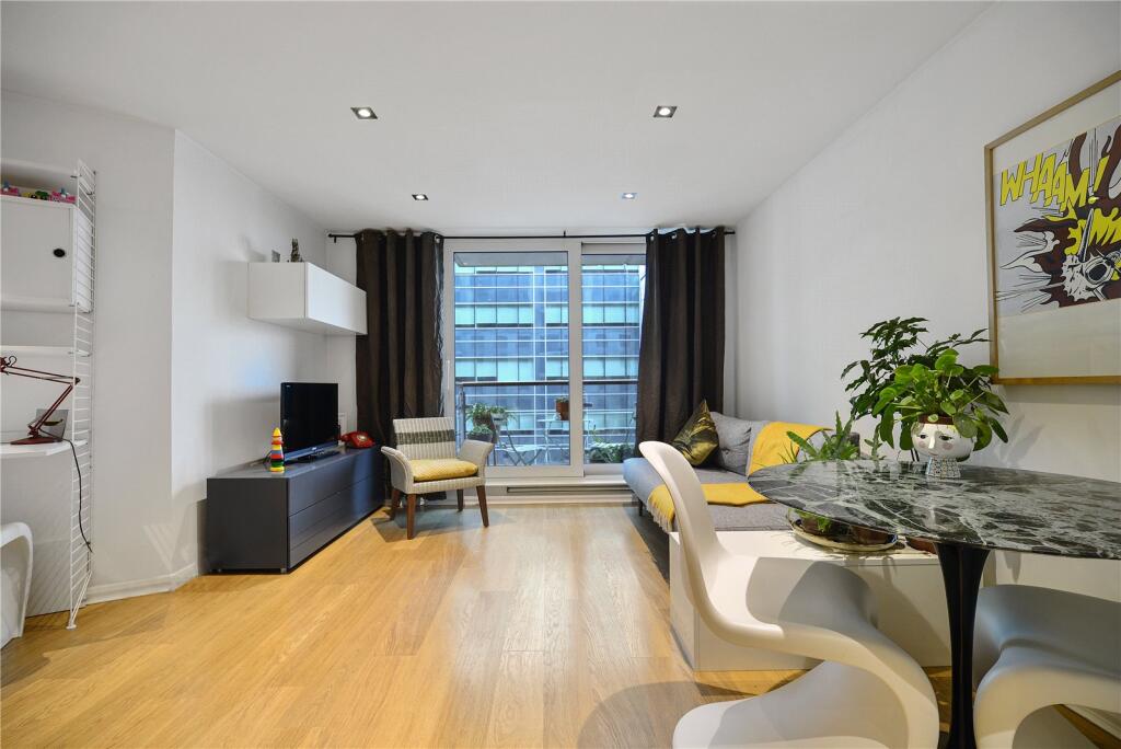 2 bed 1st Floor Flat for rent in Westminster. From Chestertons Estate Agents - Battersea Park Lettings