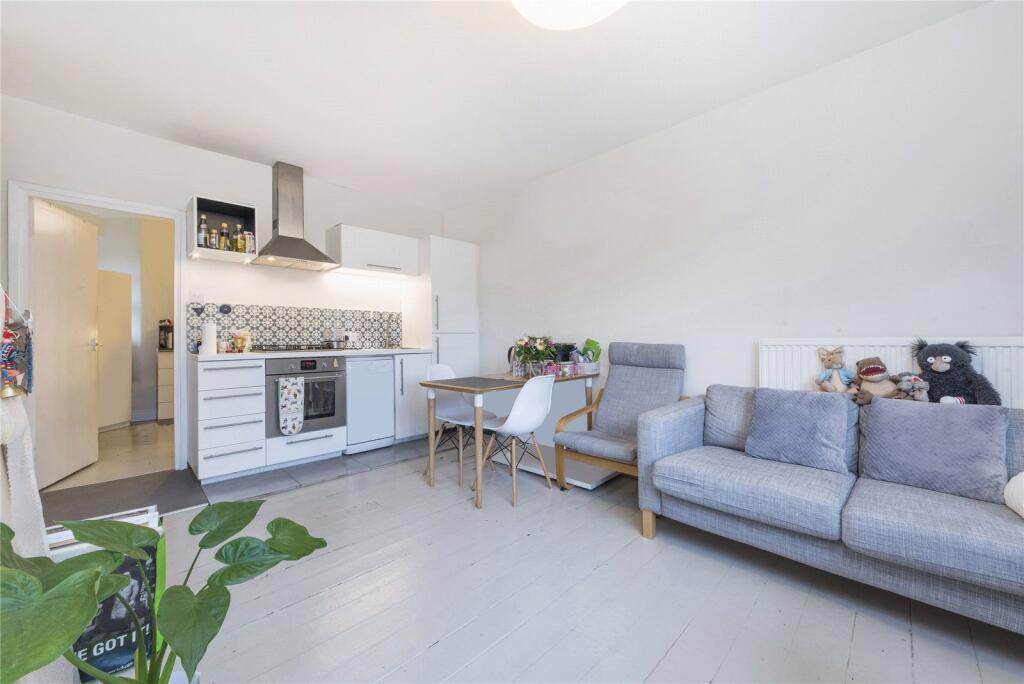 2 bed 1st Floor Flat for rent in Camden Town. From Chestertons Estate Agents , Camden & Primrose Hill Lettings