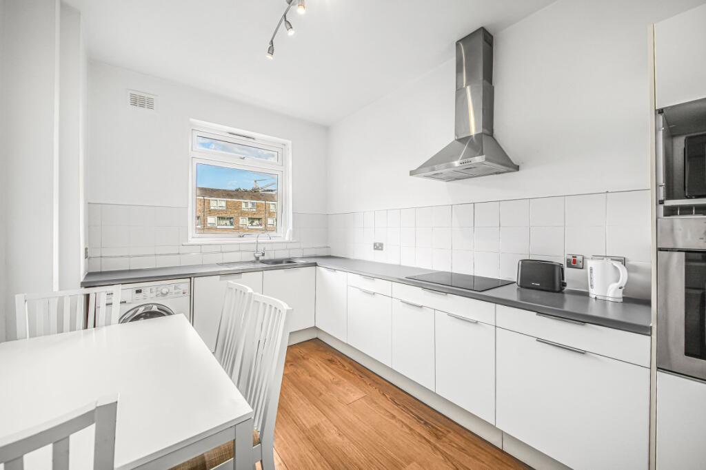 3 bed 1st Floor Flat for rent in Camden Town. From Chestertons Estate Agents , Camden & Primrose Hill Lettings 3 bed 1st Floor Flat for rent in Camden Town. From Chestertons Estate Agents , Camden & Primrose Hill Lettings