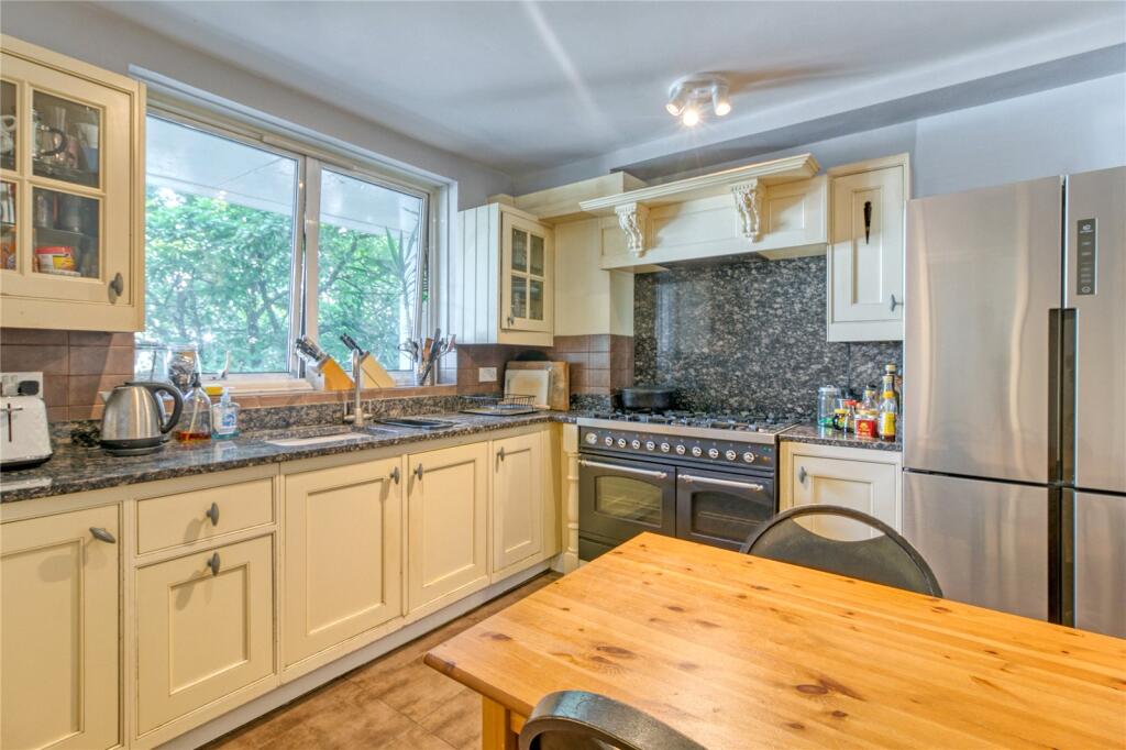 3 bed Annexe for rent in Camden Town. From Chestertons Estate Agents , Camden & Primrose Hill Lettings 3 bed Annexe for rent in Camden Town. From Chestertons Estate Agents , Camden & Primrose Hill Lettings