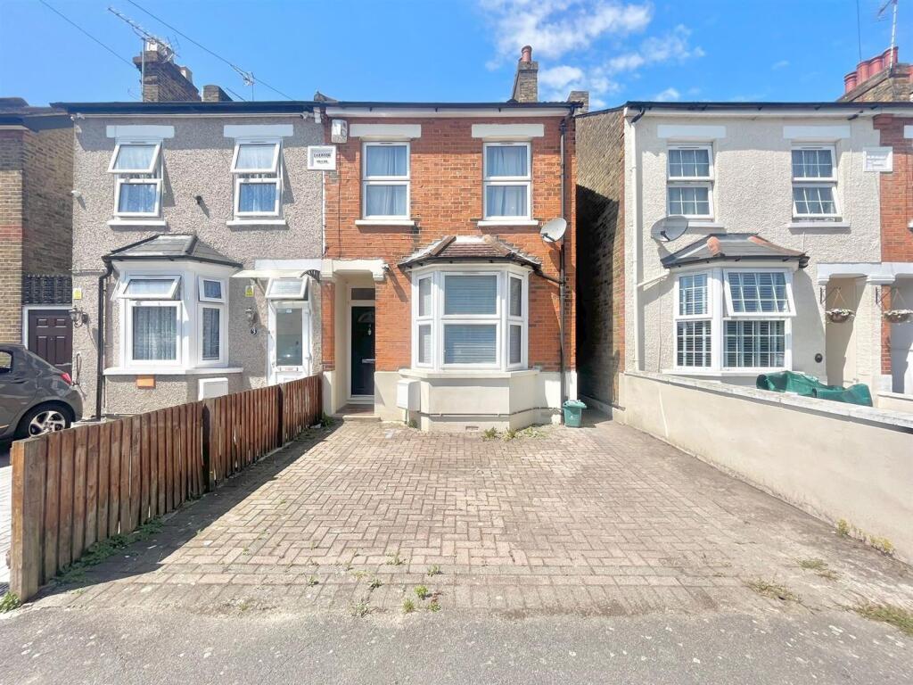 4 bed Mid Terraced House for rent in Uxbridge. From Coopers - Uxbridge