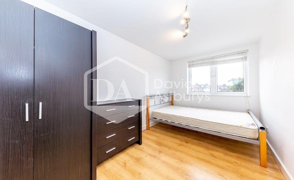 4 bed Apartment for rent in London. From David Astburys Ltd - London